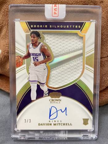 2021-22 Panini Crown Royale Davion Mitch